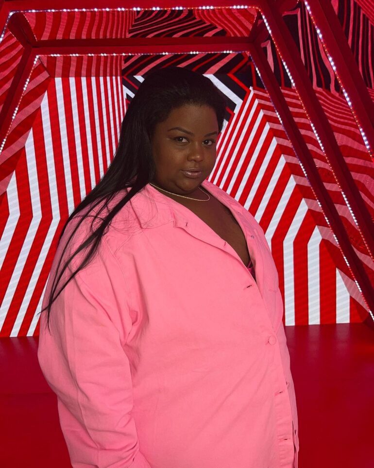 Mc Carol fala Sample sem autorização no hit “Tubarão Te Amo”; “Minha equipe tá tentando contado e eles simplesmente não atendem”