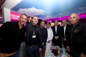 Qatar Airways reúne estrelas do futebol para sorteio ao vivo da FIFA Legends Cup