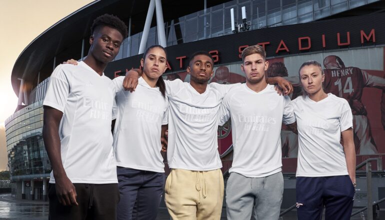 Adidas e Arsenal ampliam a  campanha ‘No More Red’