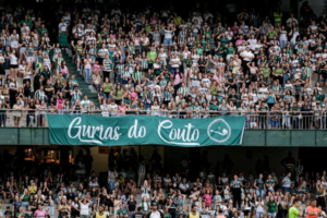 Uma festa exemplar: Com uma torcida formada por apenas de mulheres e crianças, Coritiba vence na estreia do Campeonato Paranaense