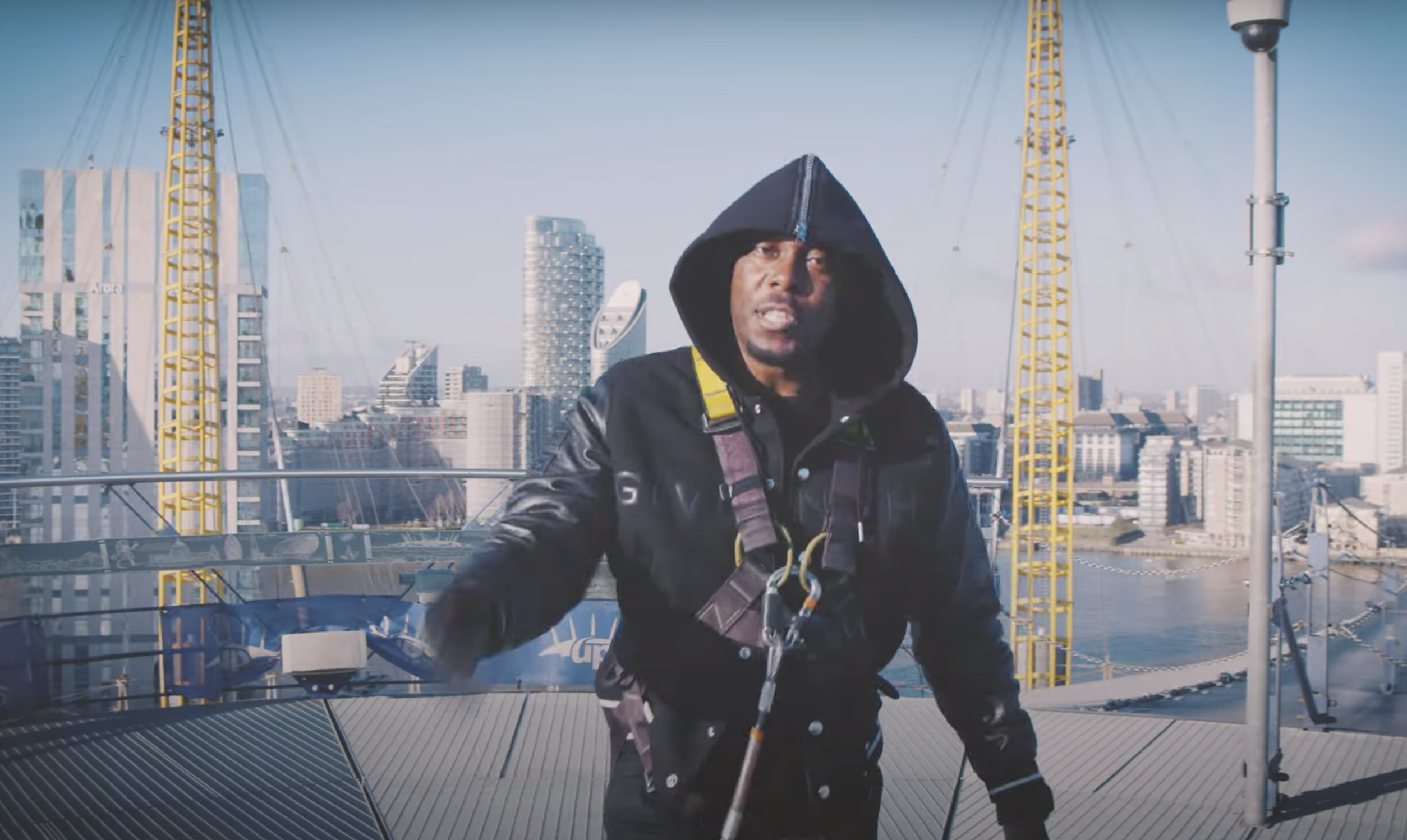 Dizzee Rascal está de volta com o lançamento dos visuais de F64, junto a Raskit