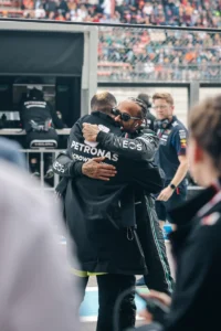 Kid Cudi e Lewis Hamilton se encontram no Circuito de Spa-Francorchamps