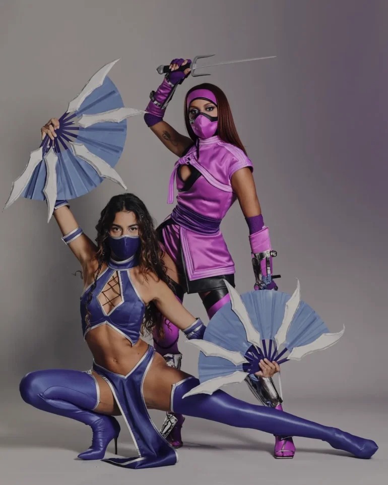 Marina Sena e Anitta são Kitana e Mileena em ensaio fotográfico