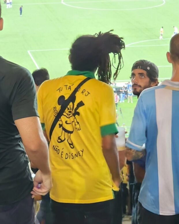 Caos no Maracanã Atrasa Brasil x Argentina: Torcidas Brigam na arquibancada