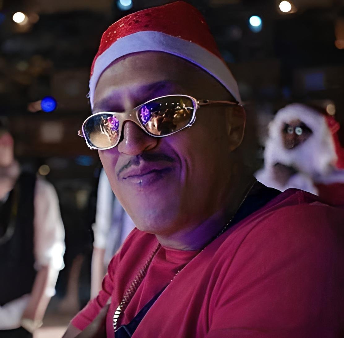 Ha 6 anos  Mano Brown, Big, Du Bronk’s, 5pra1 e Ylsão, Boy lançavam “NATAL NO GUETO”