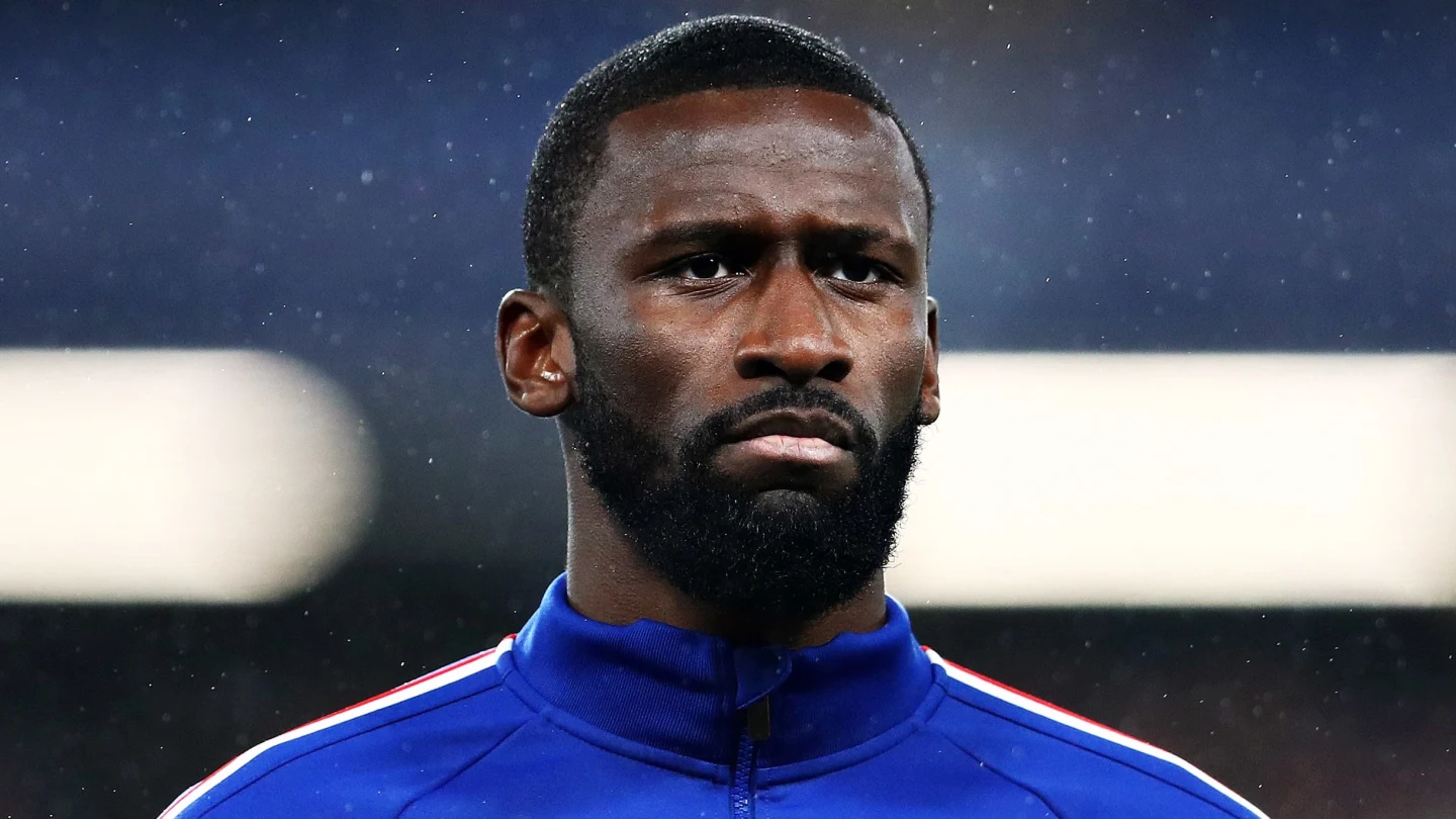 Das Ruas de Neukölln à Glória da Champions League: A Luta Intensa de Antonio Rüdiger Contra o Racismo e Seu Caminho para a Vitória