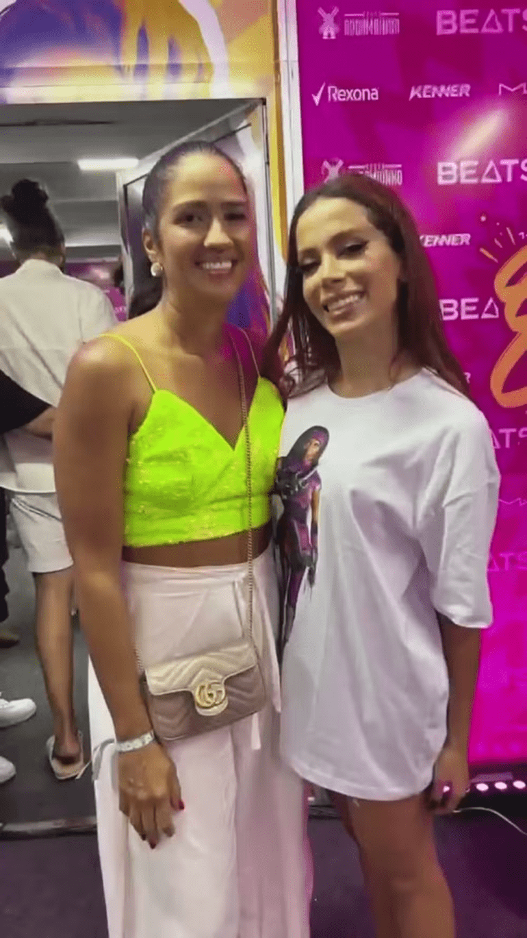 Anitta Fica Chocada ao saber a idade da Mãe do Matuê que Parece Mais Jovem