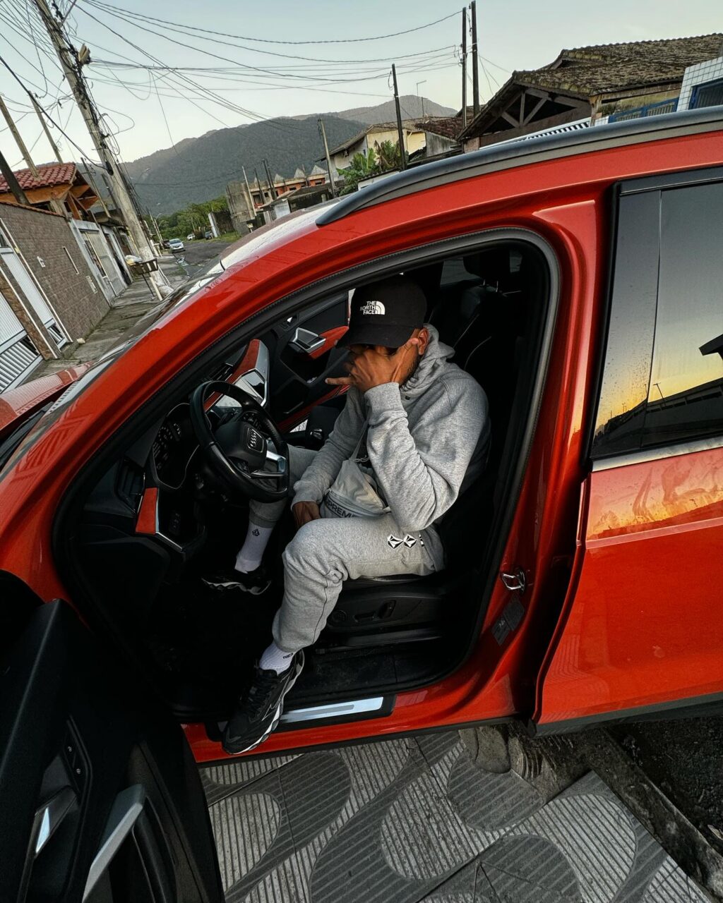 KYAN: Jaguar envolvido em acidente no interior de São Paulo não pertence ao rapper; entenda