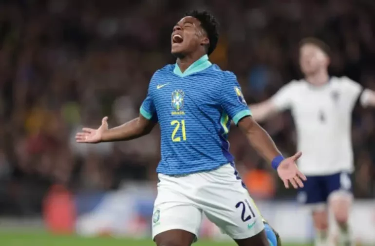 Endrick lidera ranking dos 10 jogadores mais valiosos do futebol brasileiro em 2024