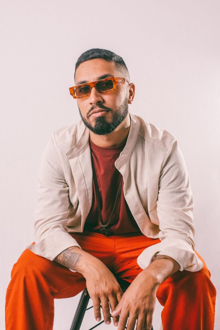 Rashid faz tour de despedida do disco “Movimento Rápido dos Olhos” no SESC Pompeia