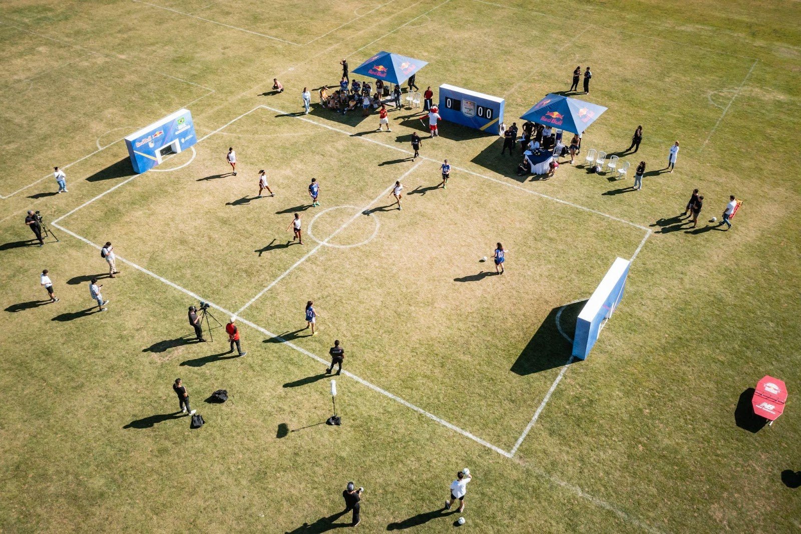 Agência oito™ é a responsável pelo torneio Red Bull Quatro em Quadra