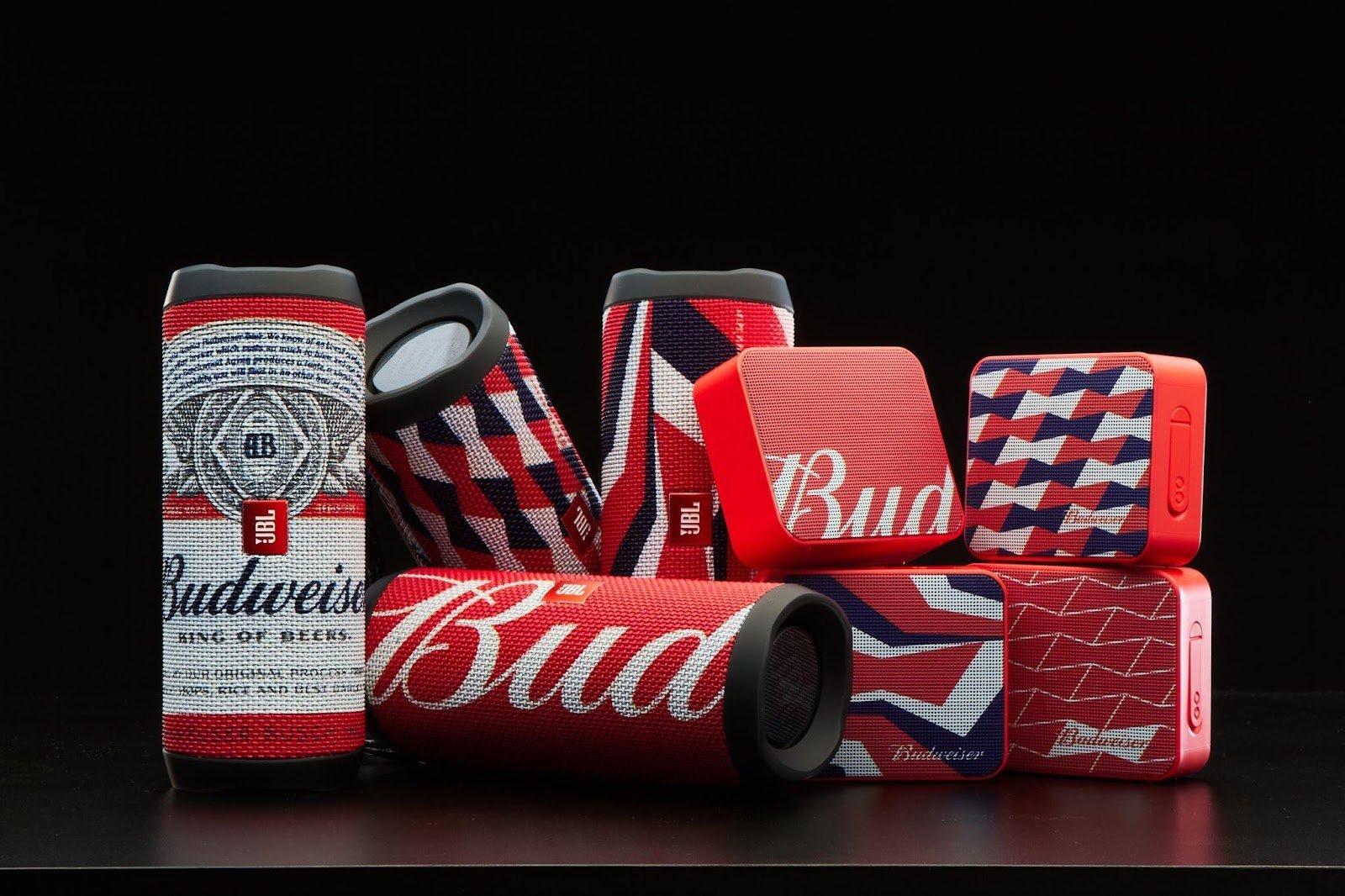 Budweiser e JBL lançam speakers personalizadas para celebrar a música em parceria inédita