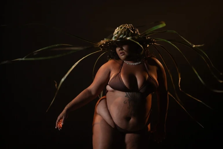Paige apresenta “Trik Trik”, primeiro traço de seu álbum de estreia
