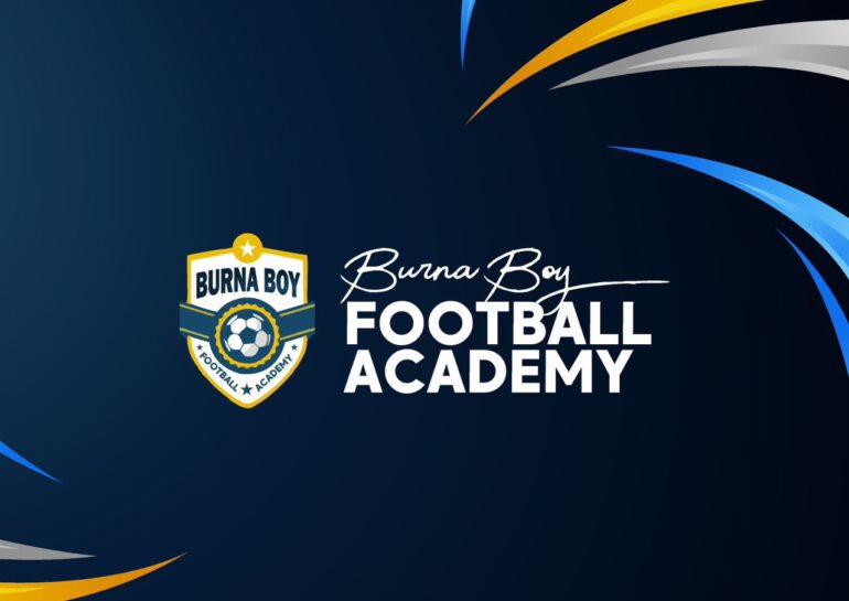 Burna Boy Abre Academia de Futebol na Nigéria para Formar a Próxima Geração de Estrelas