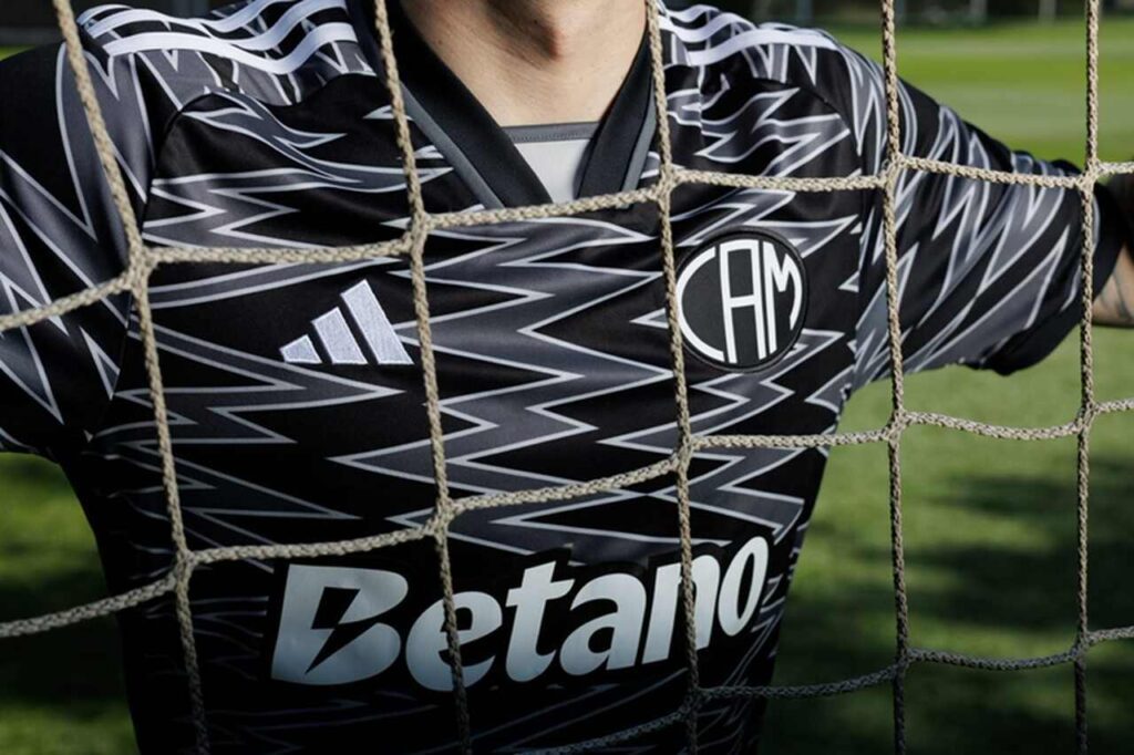 A adidas e o Atlético apresentam o terceiro uniforme do clube para a temporada 2024: A Glória dos Novos Ventos