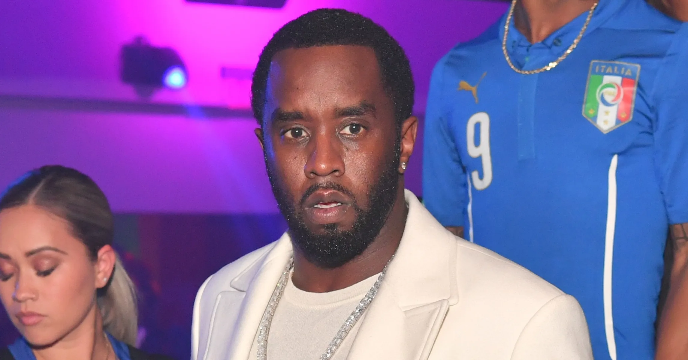 Diddy Enfrenta Batalha Judicial e Fotos de mulheres nua em Festa de 2004 Ressurgem