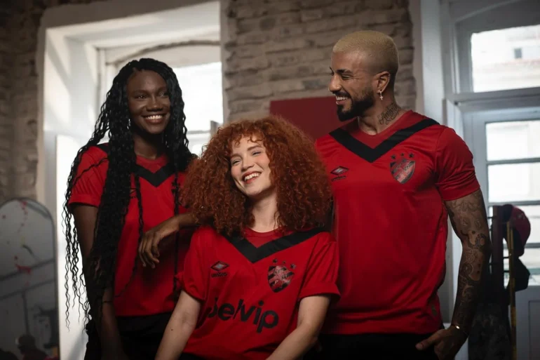 Umbro lança terceiras camisas 2024-2025 em comemoração ao seu centenário