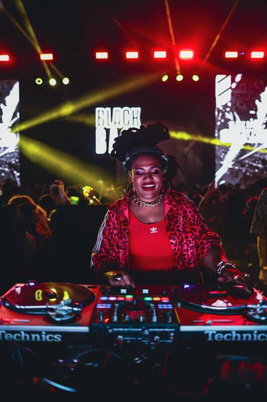  DJ TamY brilha como residente no SXSW 2025