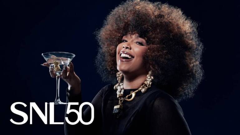 Lizzo homenageia ícones da música negra em performance poderosa no SNL