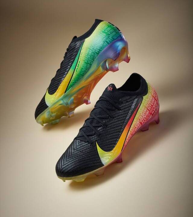 Nike lança chuteira exclusiva de Vini Jr.