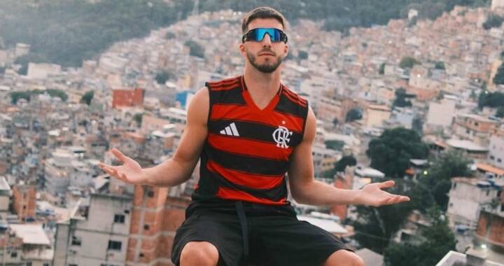 Gonçalo Inácio curte o Rio após temporada intensa