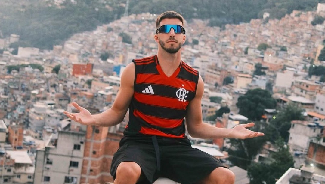 Gonçalo Inácio curte o Rio após temporada intensa