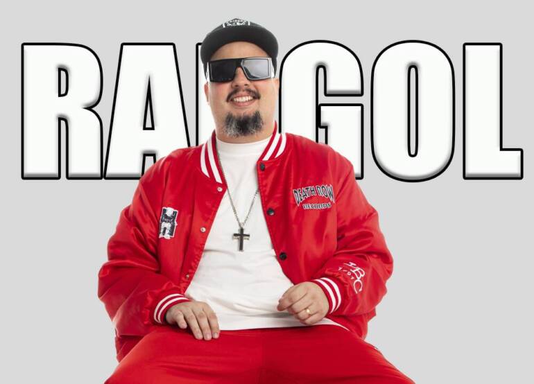 Green Alien conversa sobre 20 anos de carreira e disco duplo em entrevista exclusiva