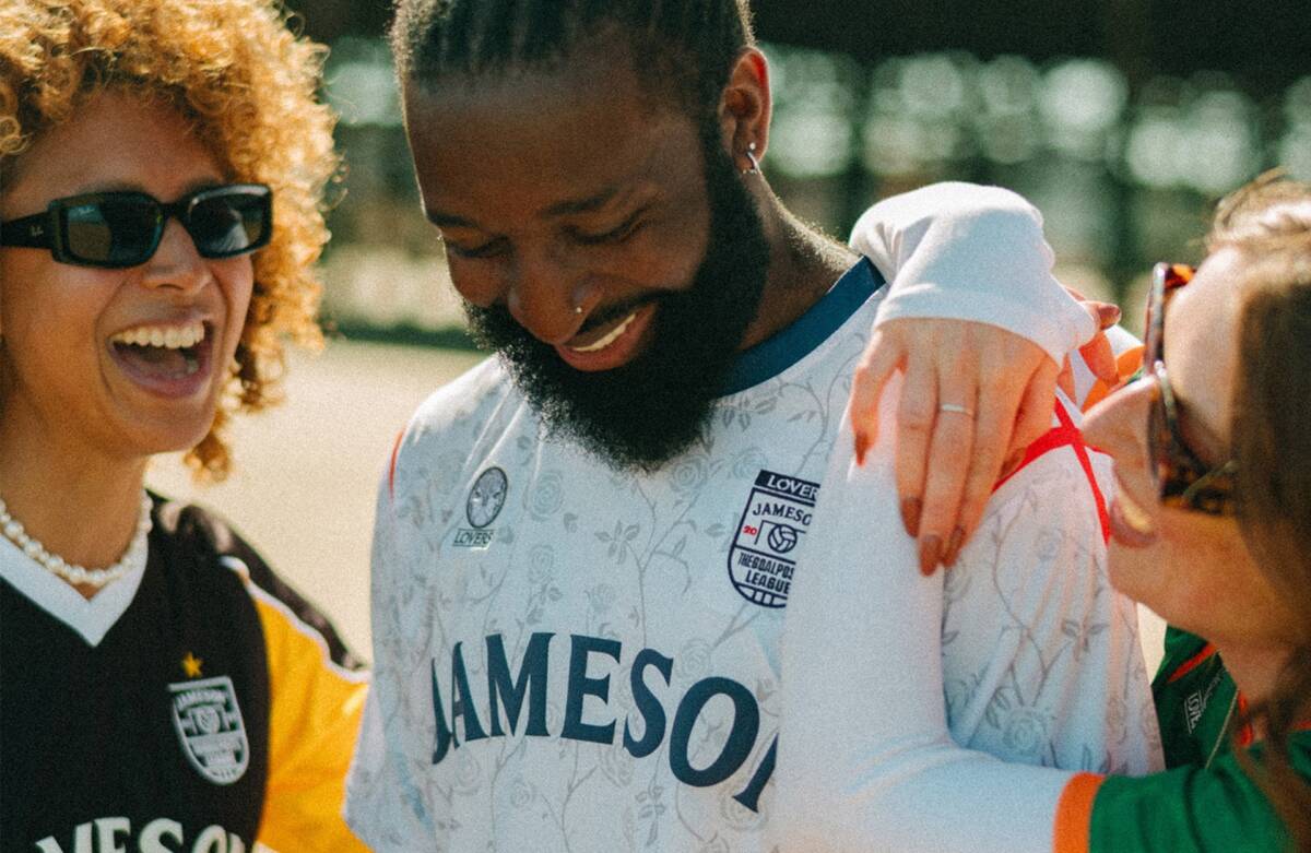 Jameson lança camisas com Lovers FC e Goalposts League