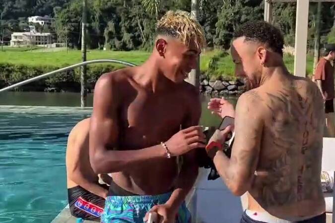 Lamine Yamal curte férias no Brasil com Neymar, seu ídolo