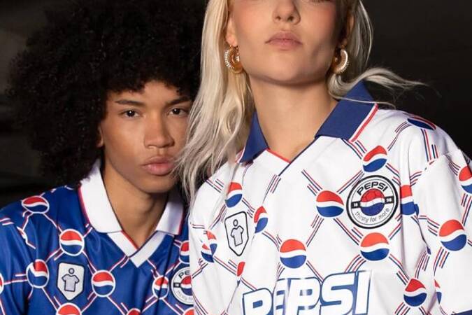 Pepsi e CFS unem futebol e moda em collab retrô-futurista