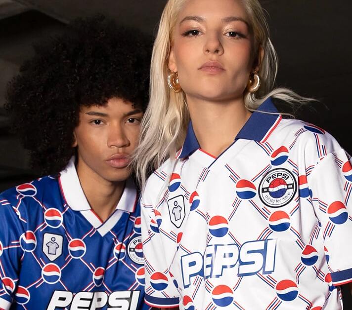 Pepsi e CFS unem futebol e moda em collab retrô-futurista