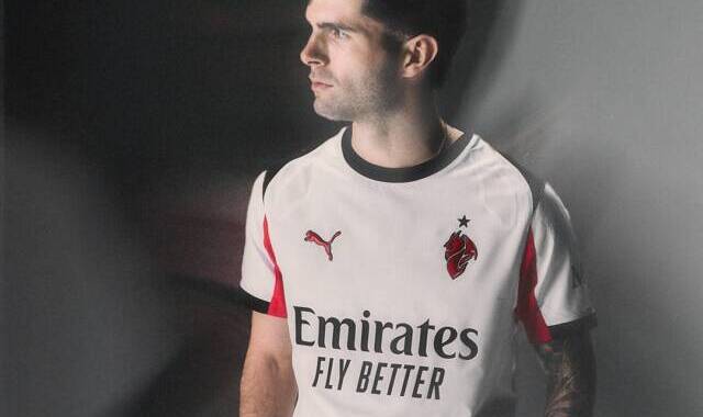 Diavoletto está de volta no novo uniforme do Milan