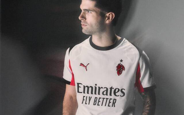 Diavoletto está de volta no novo uniforme do Milan