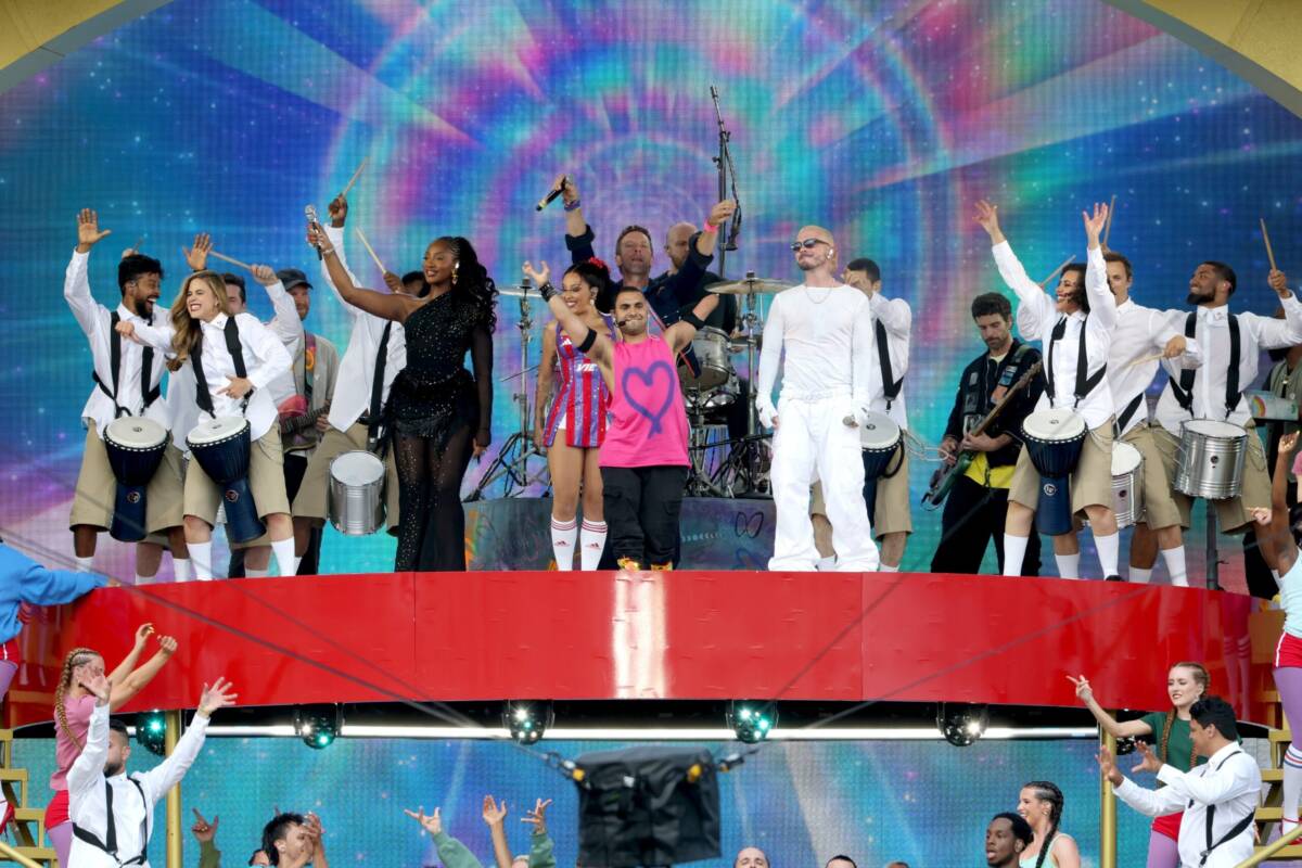 Música e futebol unem o mundo no 1º show de intervalo da FIFA Club World Cup™