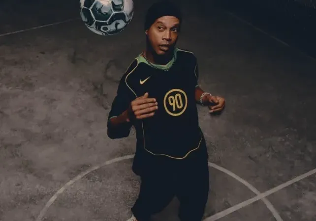 Ronaldinho Gaúcho segue em alta e estrela nova campanha da Nike