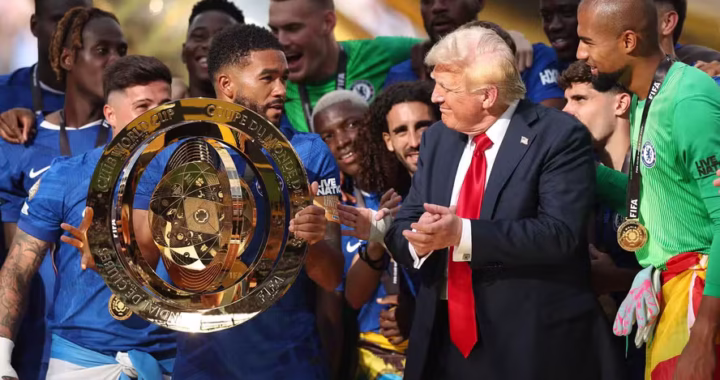 Trump “invade” festa do Chelsea e vira meme global
