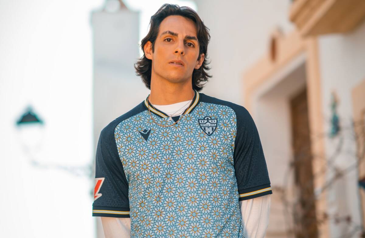 UD Almería homenageia tradição cerâmica com nova camisa reserva 25/26