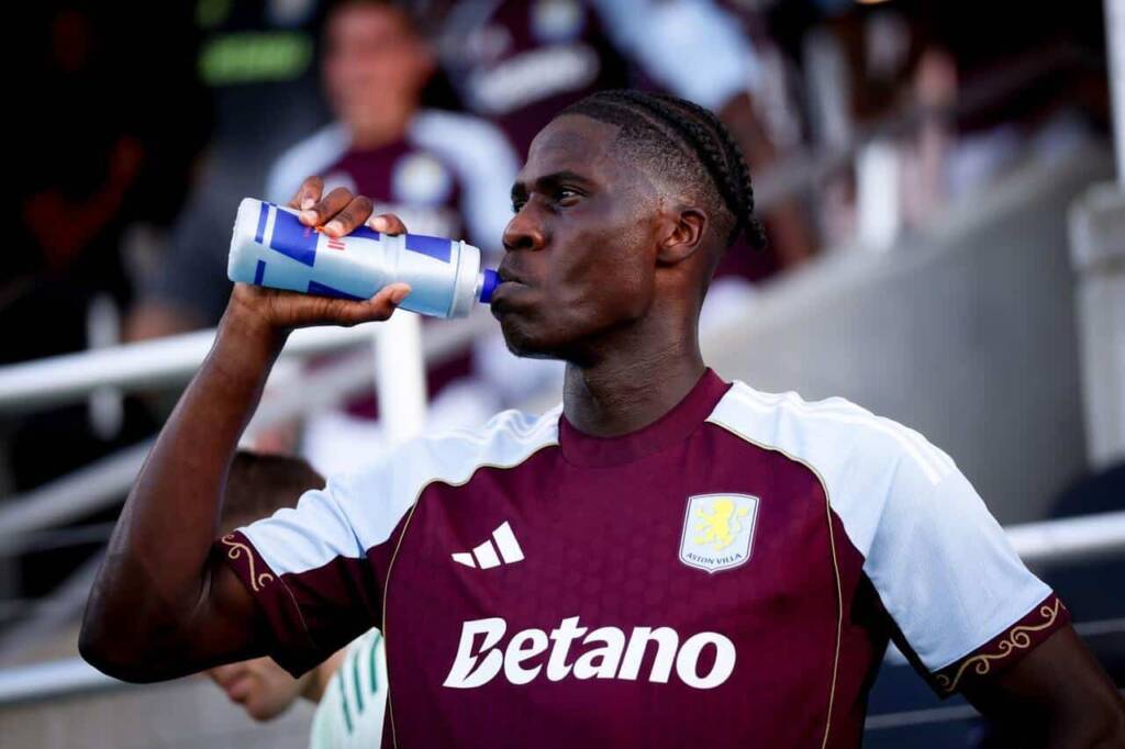 Aston Villa anuncia parceria com Red Bull para 2025/26