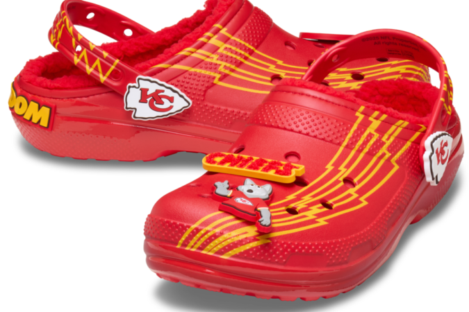 Crocs e NFL lançam coleção exclusiva de calçados no Brasil