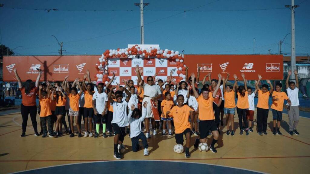 Endrick e New Balance entregam quadra em Goiás