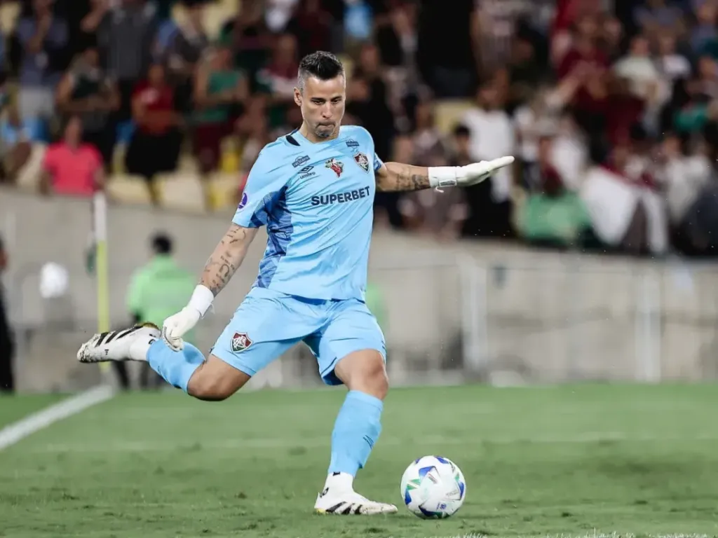Fábio bate recorde mundial de jogos no futebol