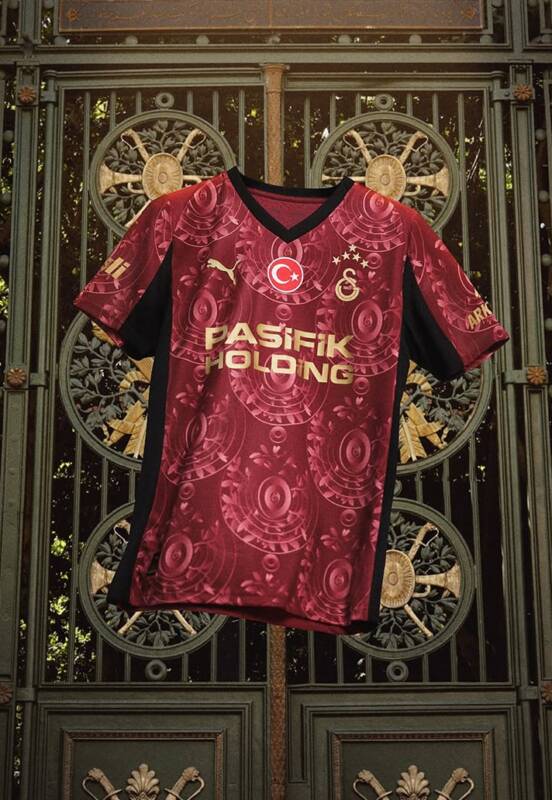 Galatasaray lança camisa vinho e dourada inspirada em portões históricos