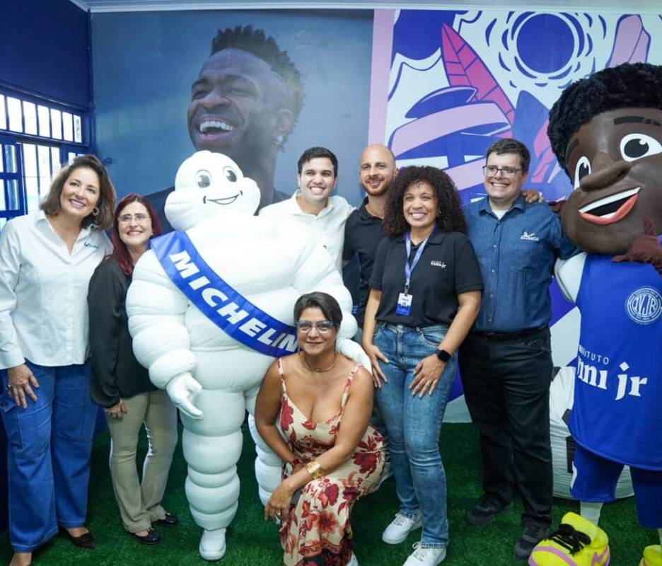 Instituto Vini Jr. leva tecnologia e esporte às escolas do Rio