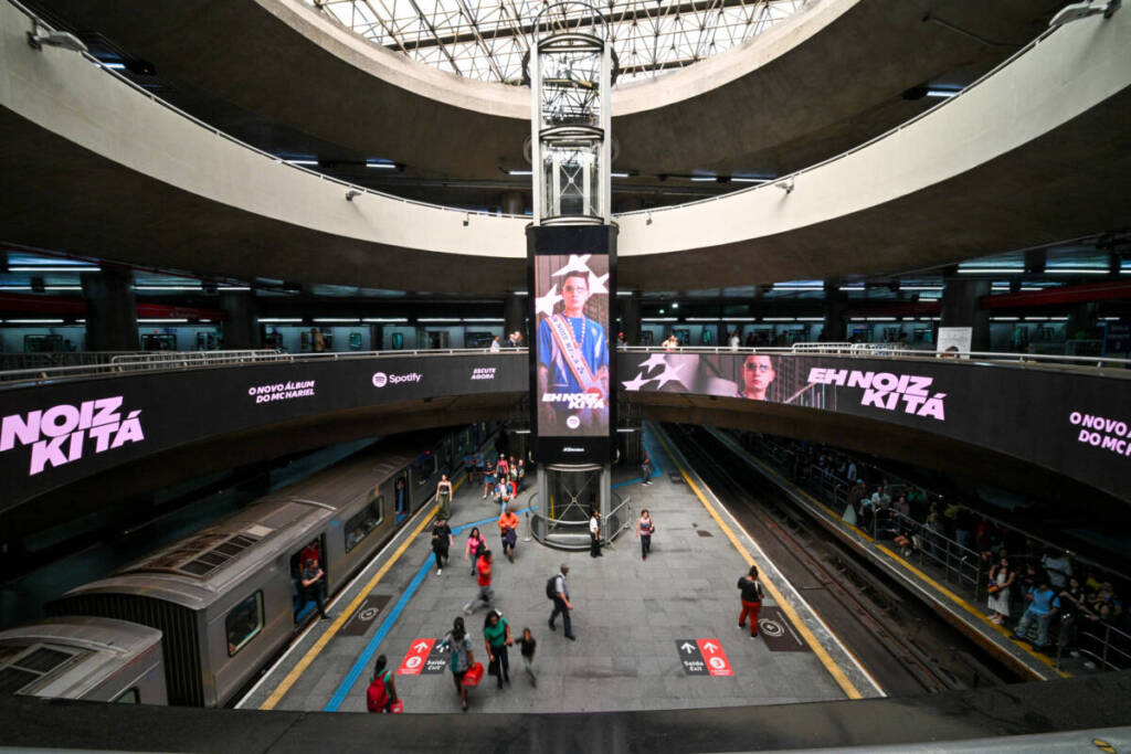MC Hariel leva “Eh Noiz Ki Tá” ao metrô de SP com o Spotify