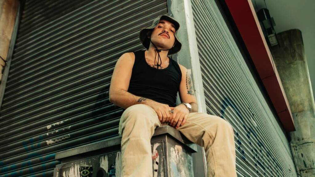 Nochica lança “RUA” e reafirma raízes no boombap