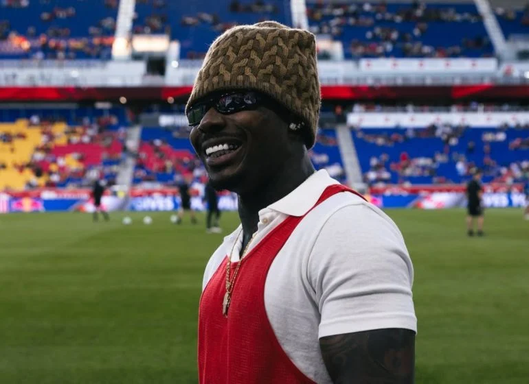 Asake é homenageado em jogo da MLS em Nova York
