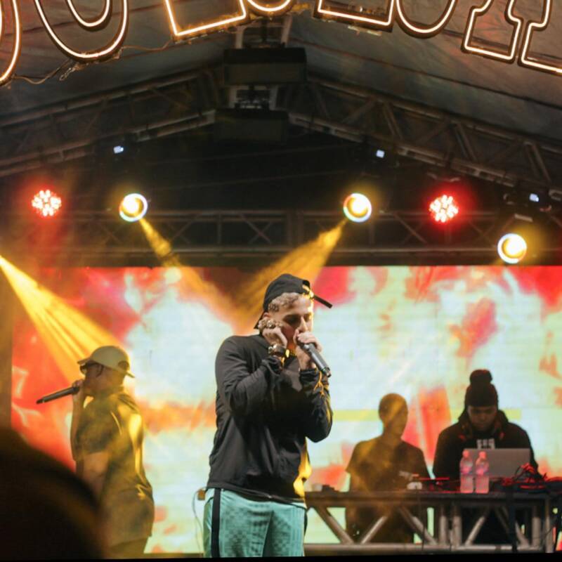 Dom7 emociona em “Faço de Tudo”, homenagem à sua avó