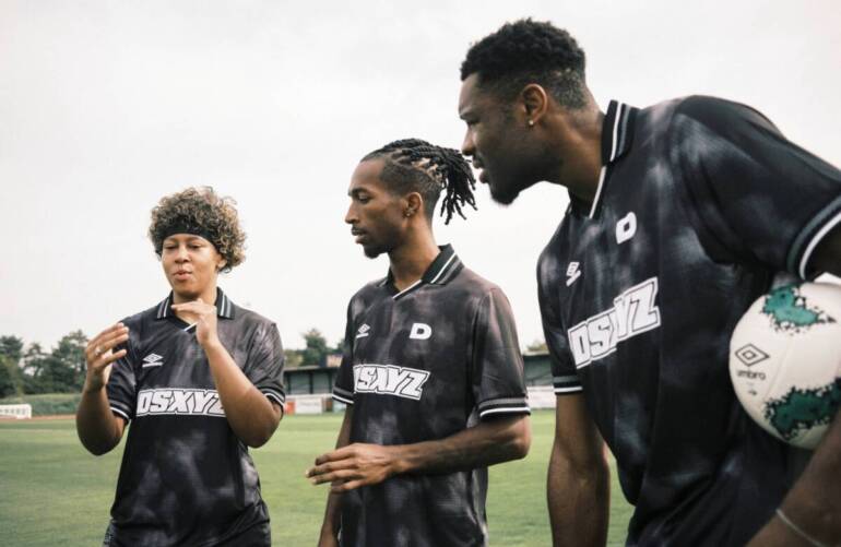 Umbro lança camisa com Drumsheds e Enfield Town FC